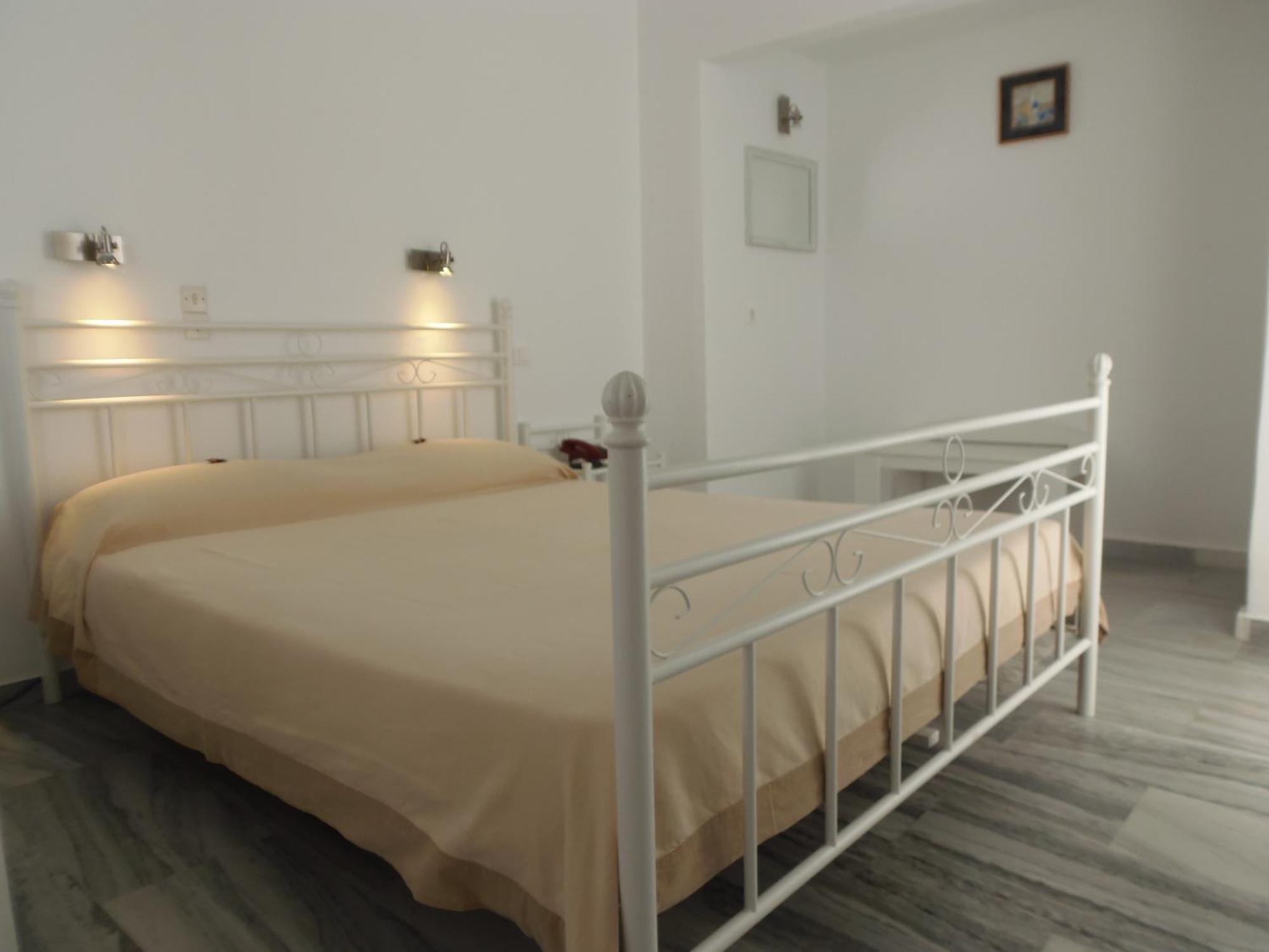 Hotel Manos Naoussa Zimmer foto