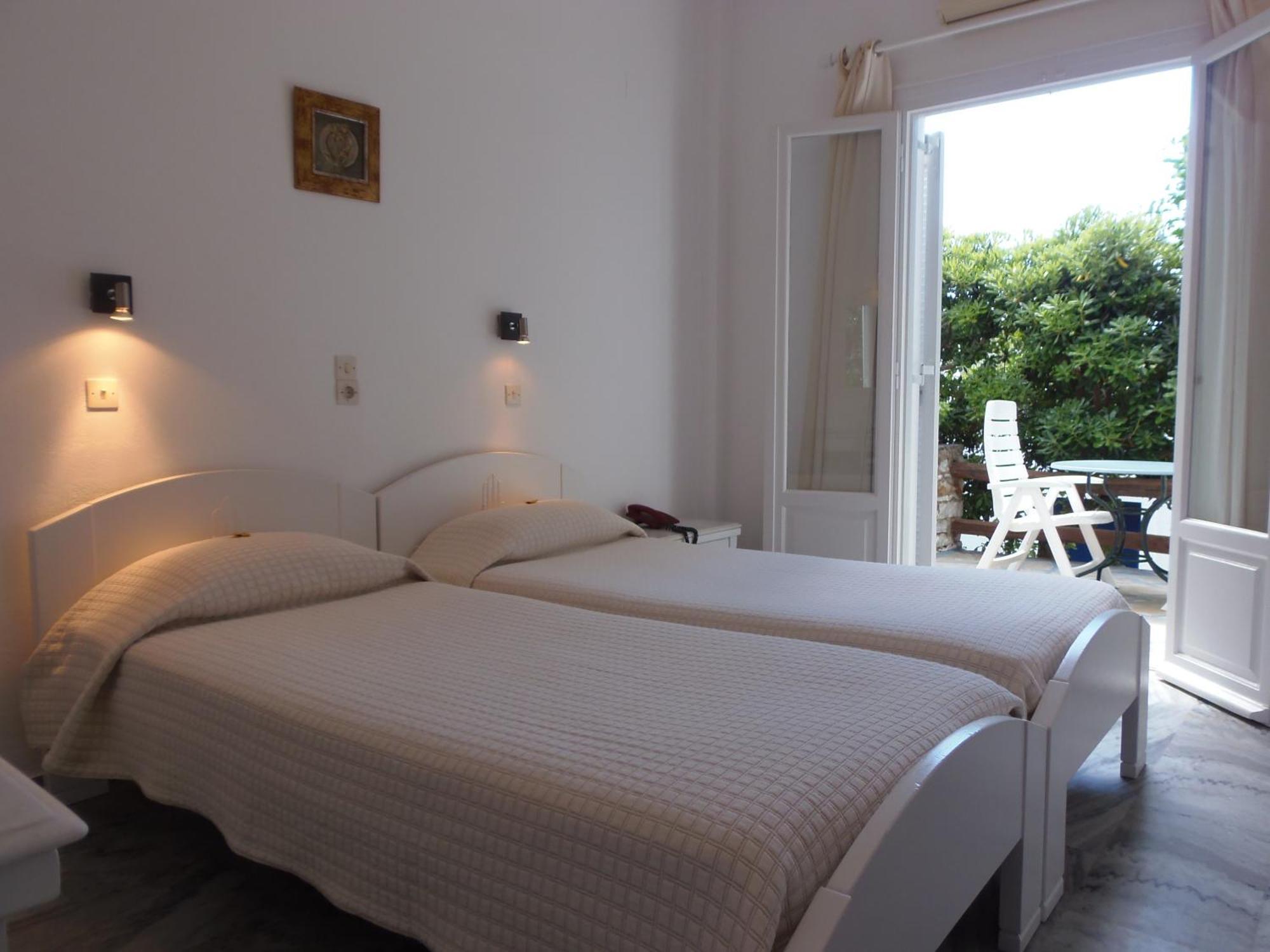Hotel Manos Naoussa Zimmer foto